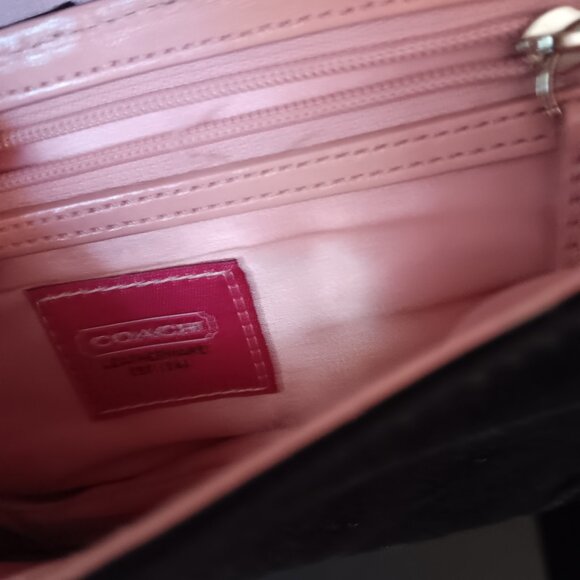 Coach mini black bag  Soho with rhinestone buckle, tag and heart charm - Picture 10 of 11